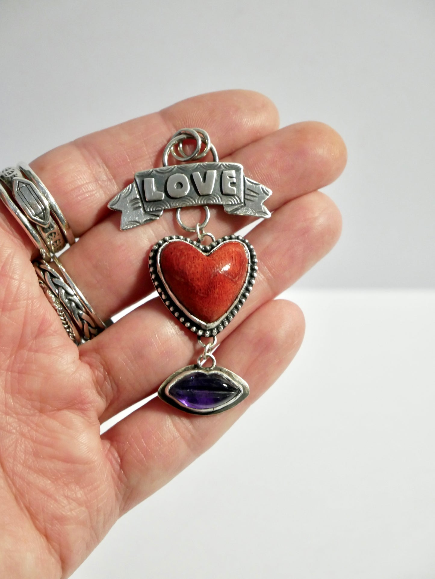 Love yourself pendant