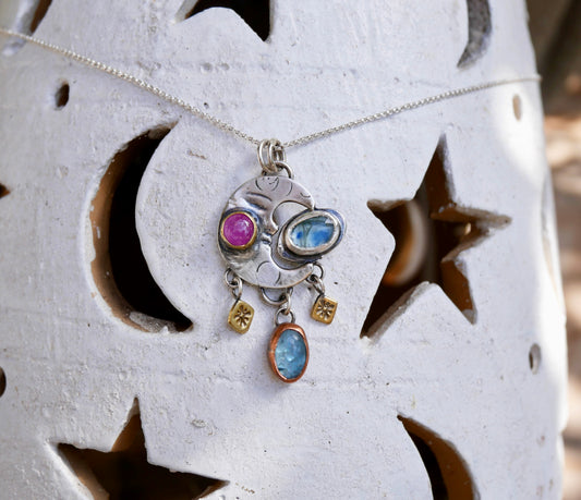 Luna pendant