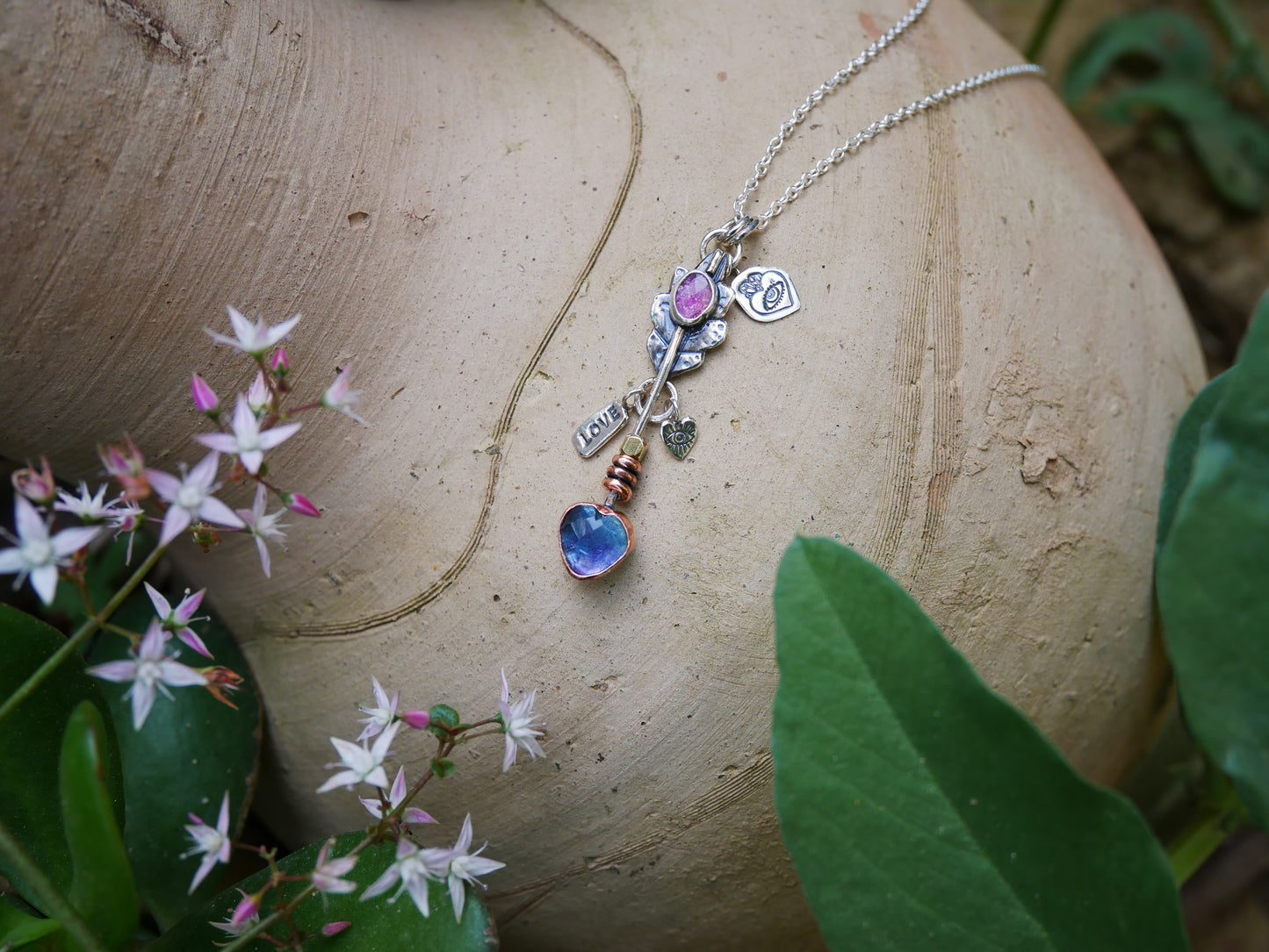 Love arrow pendant