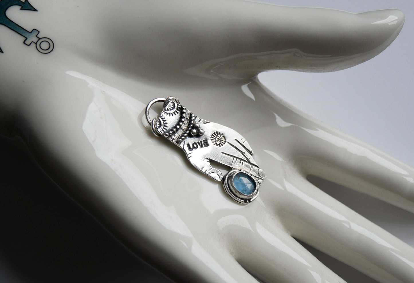 Make magic pendant