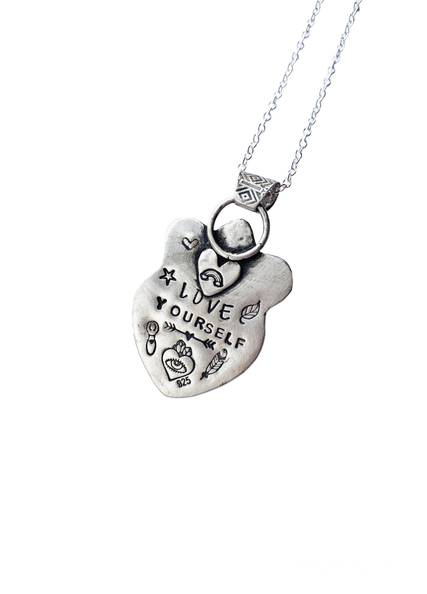 Love yourself pendant