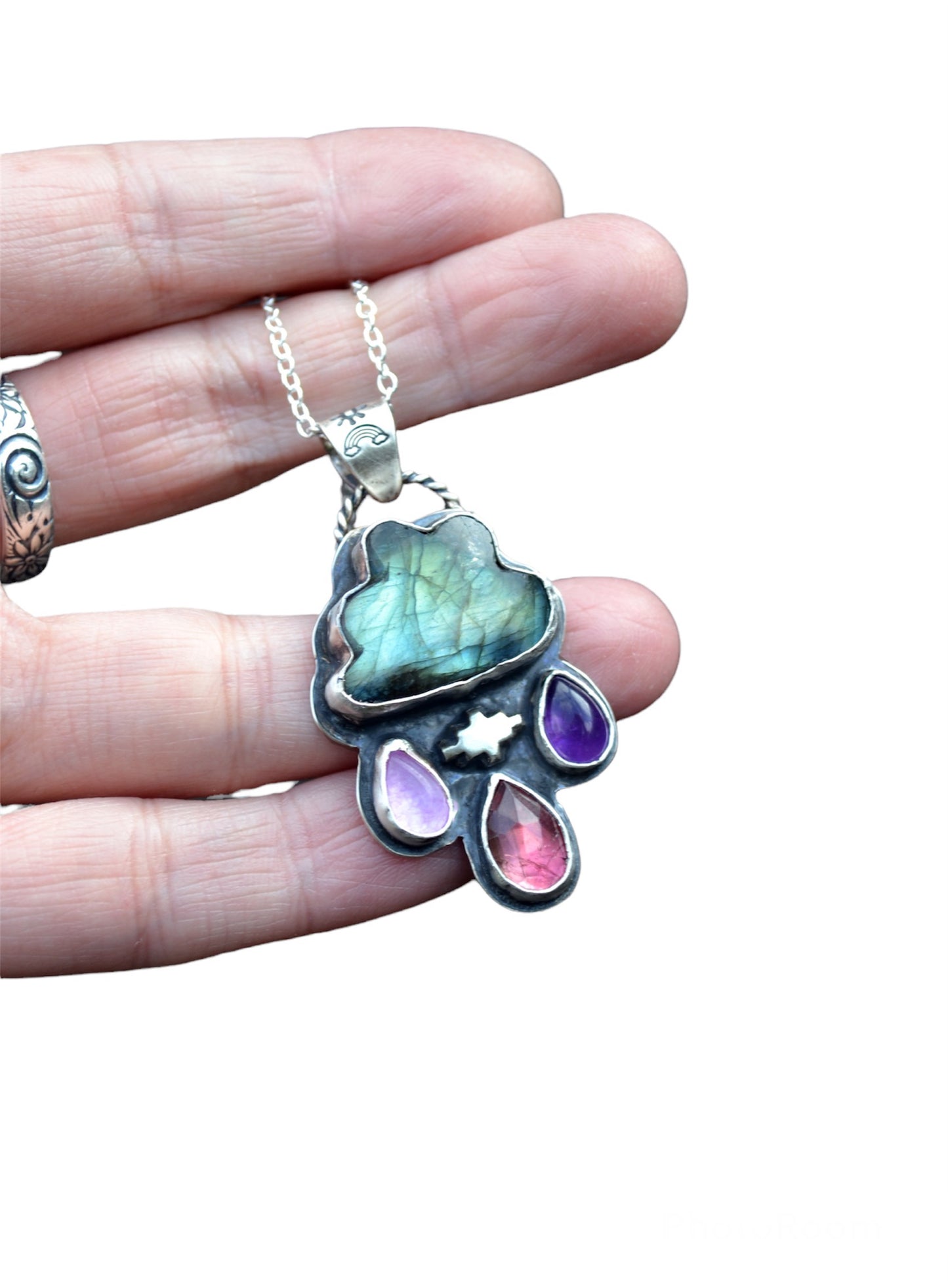 Cloud pendant