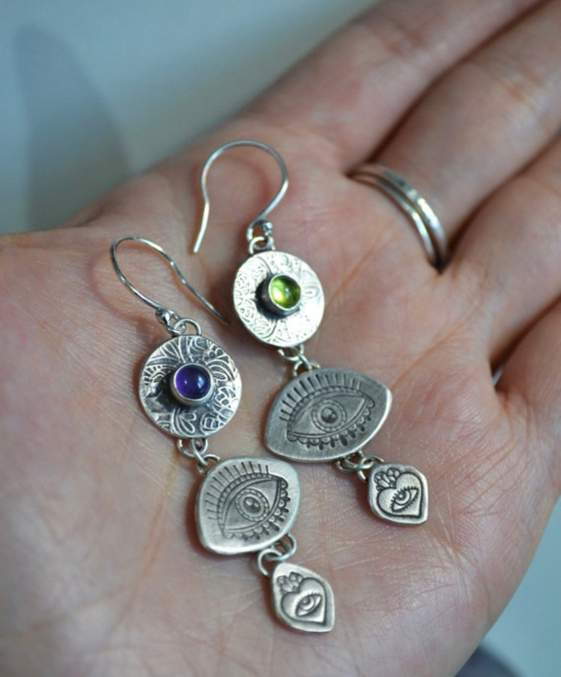 Eyes earrings with Amethyst and Peridot