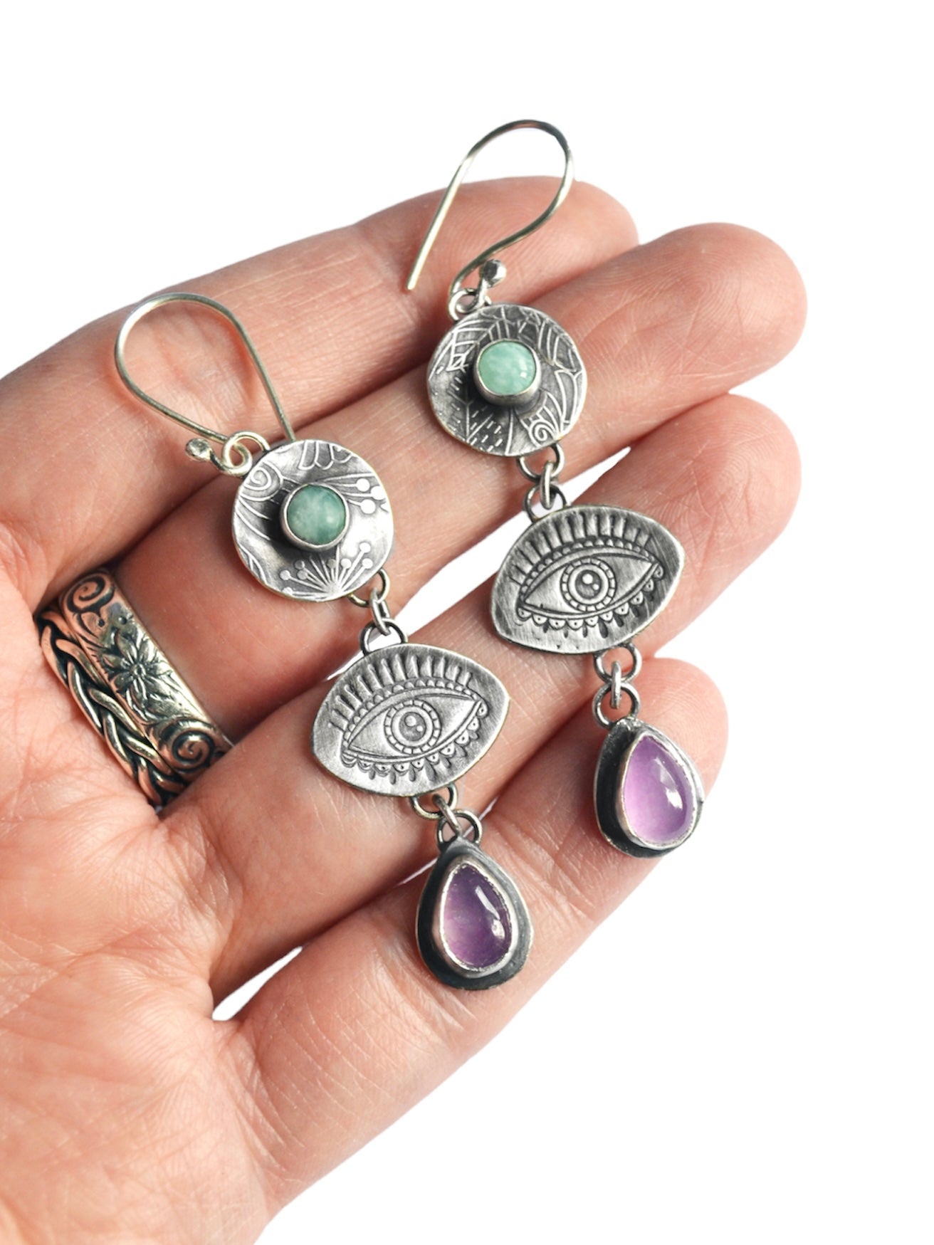 Eye earrings