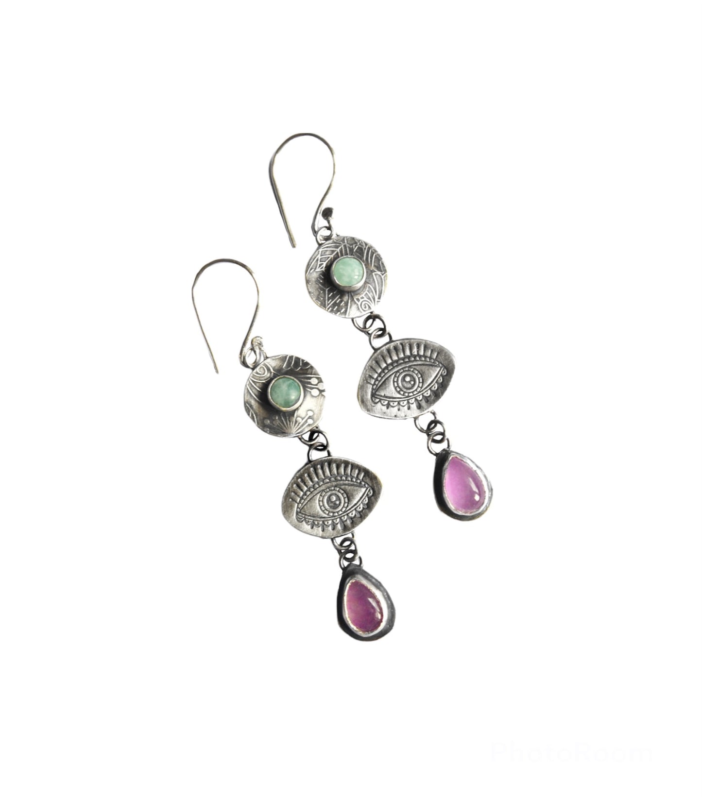 Eye earrings
