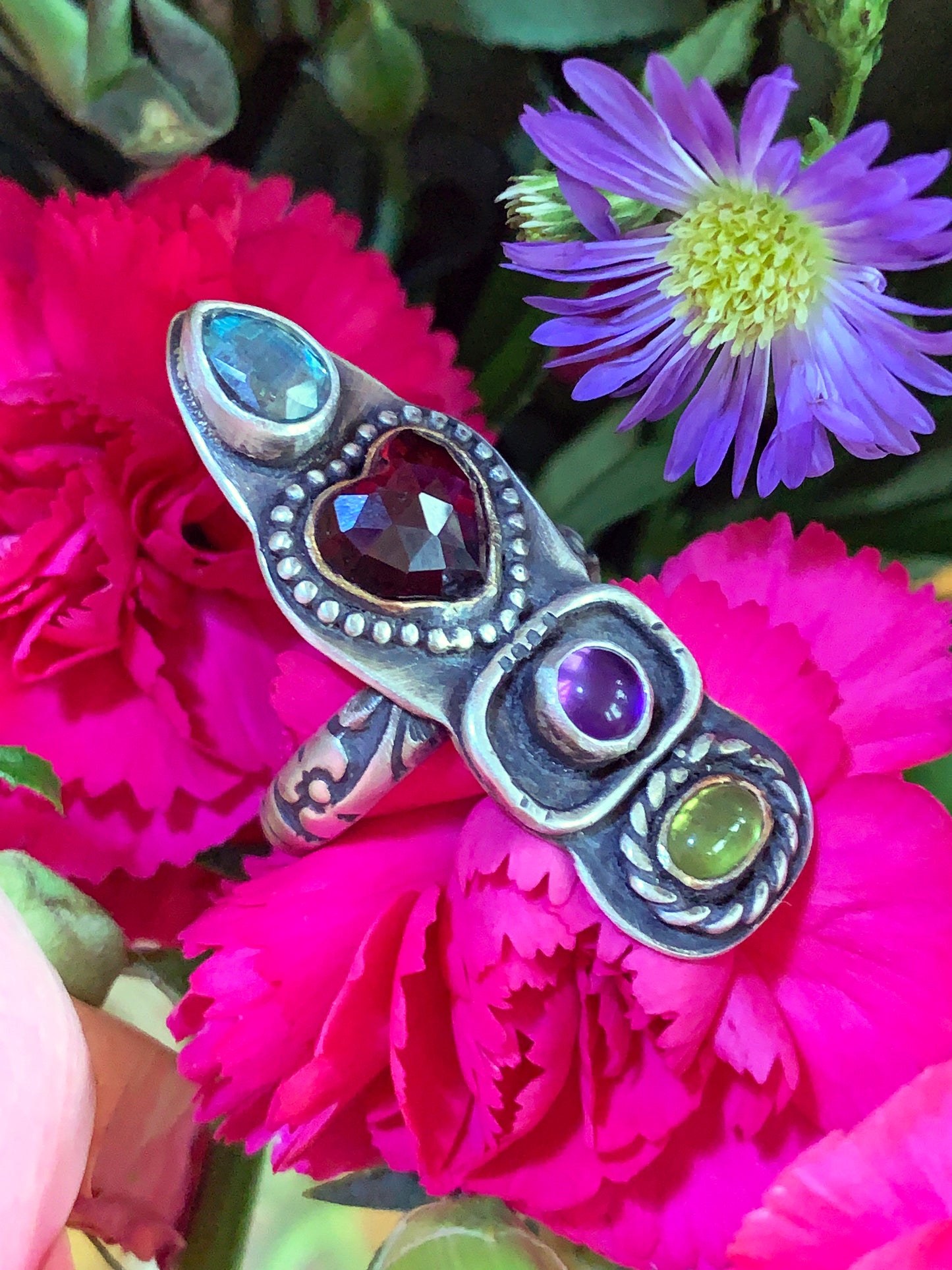 Totem ring