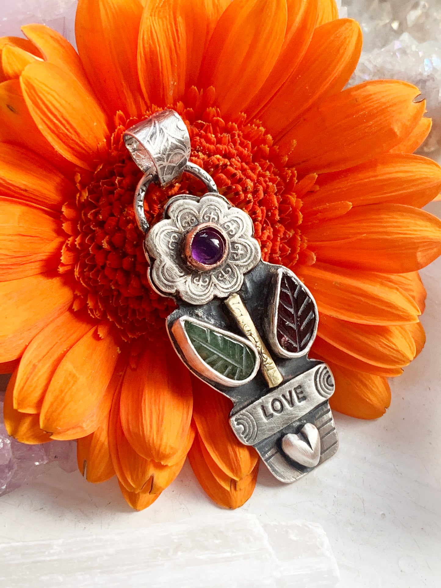 Plant love pendant