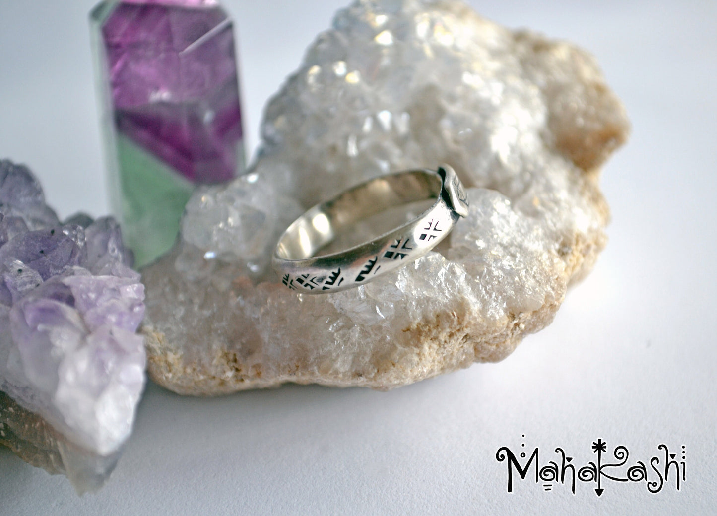 Crystal point stackable ring size US 7 1/4 UK O 1/2