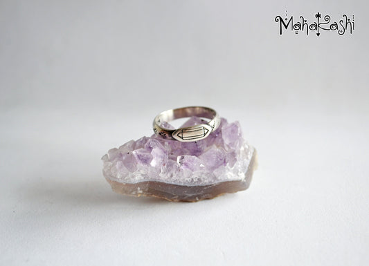 Crystal point stackable ring size US 7 1/4 UK O 1/2