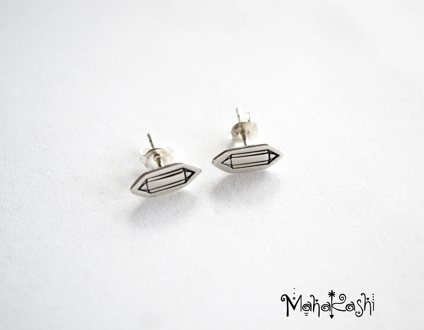Crystal point studs