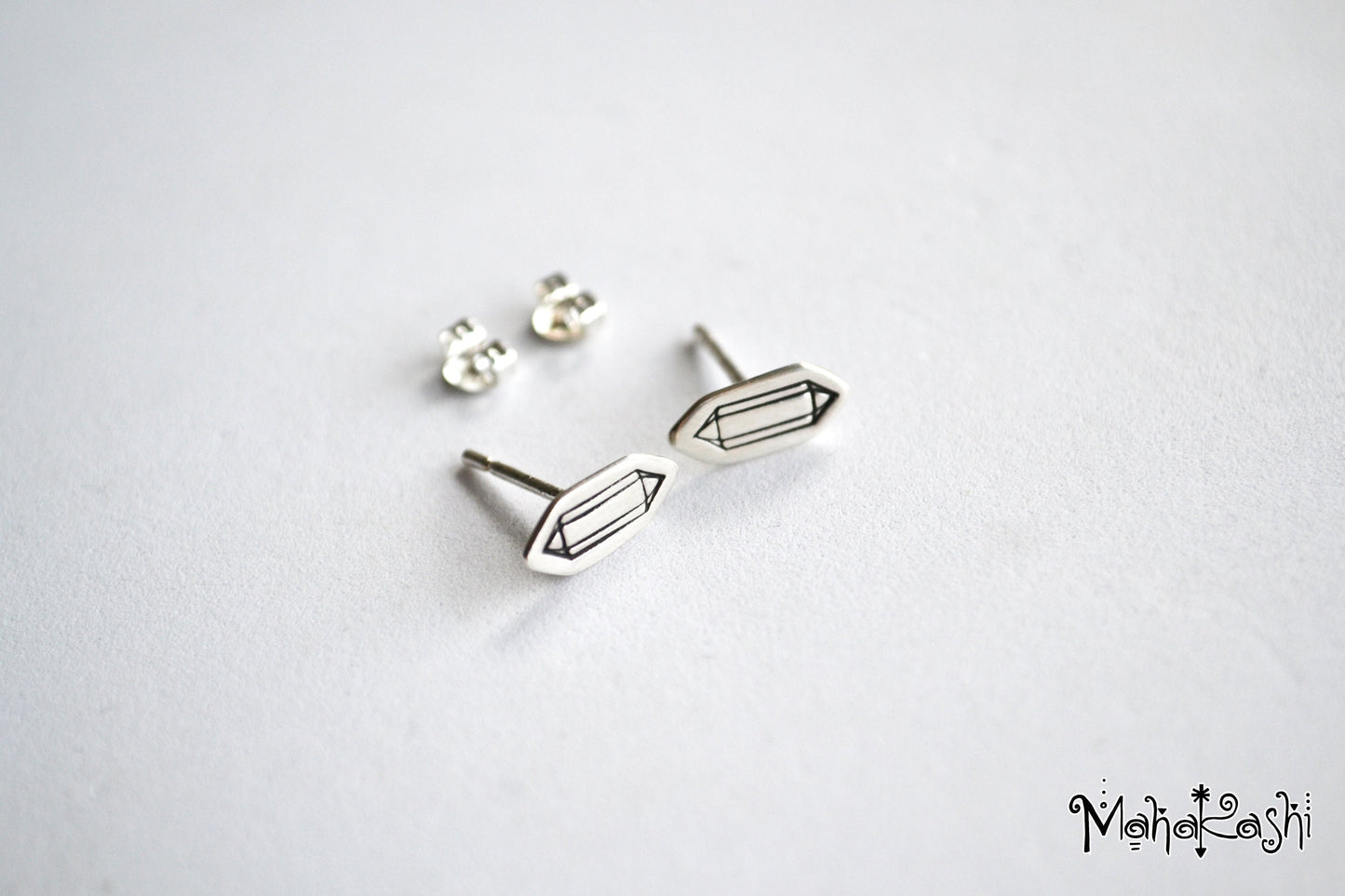Crystal point studs