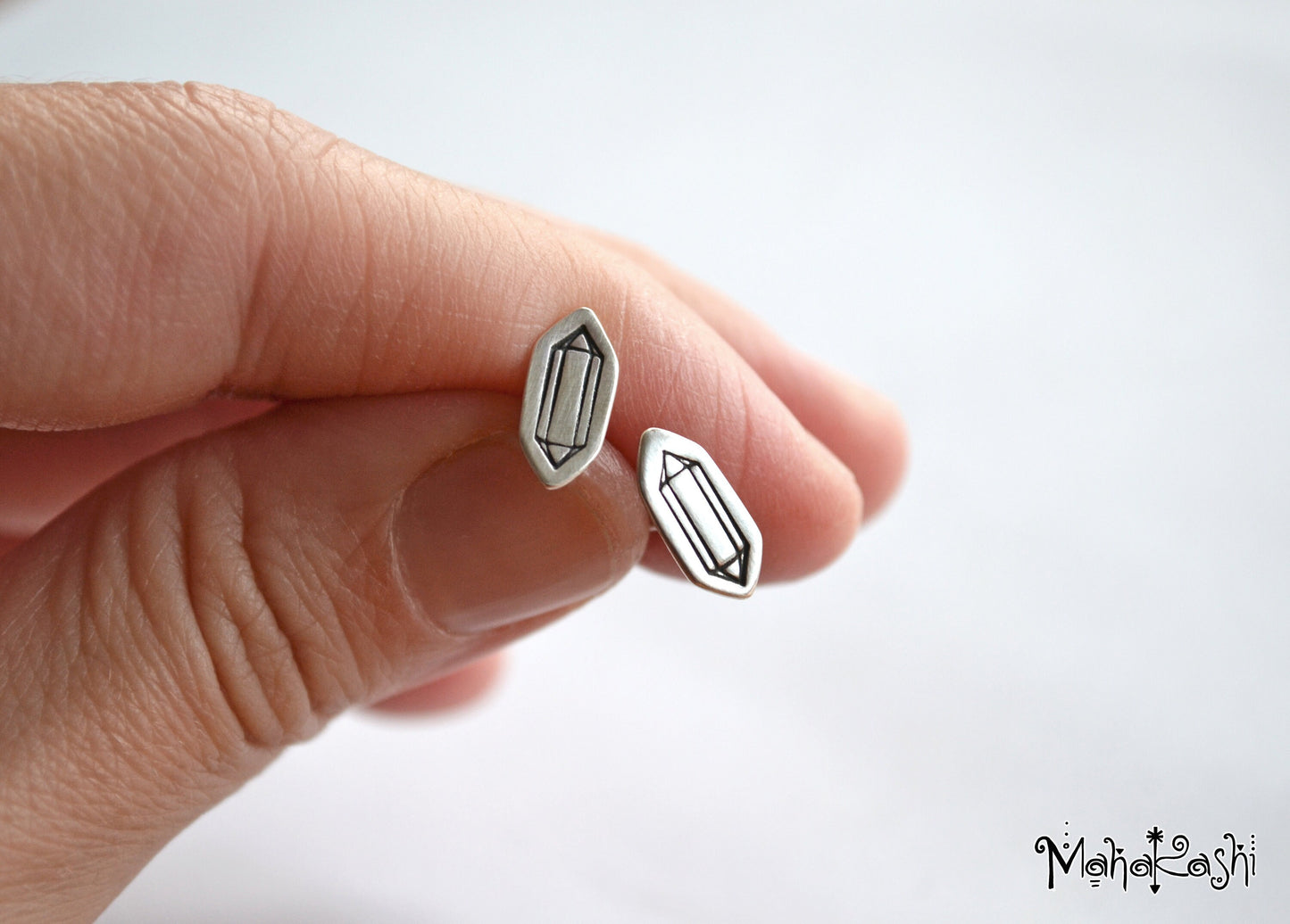 Crystal point studs