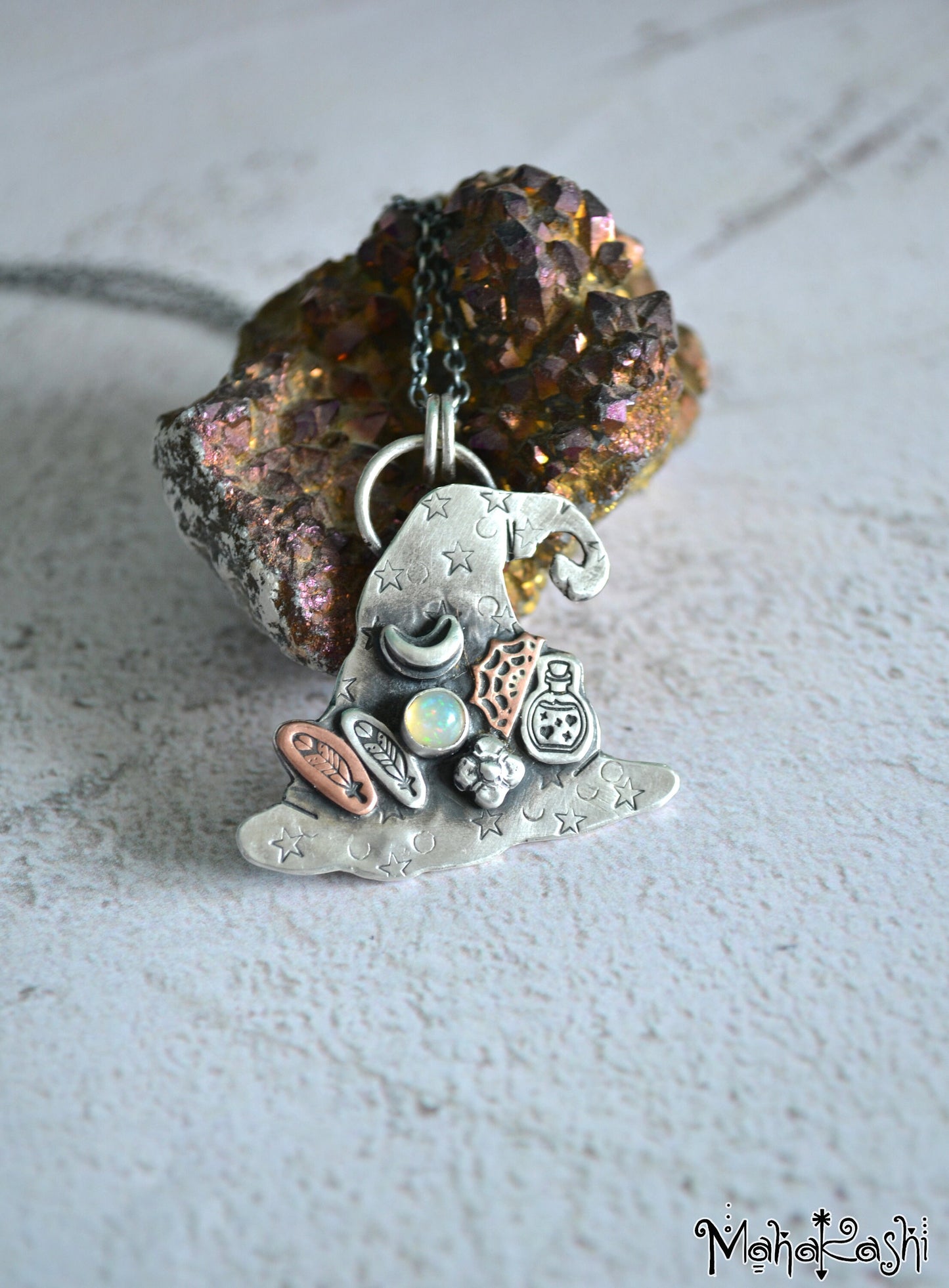 Witch's hat pendant with Ethiopian Opal