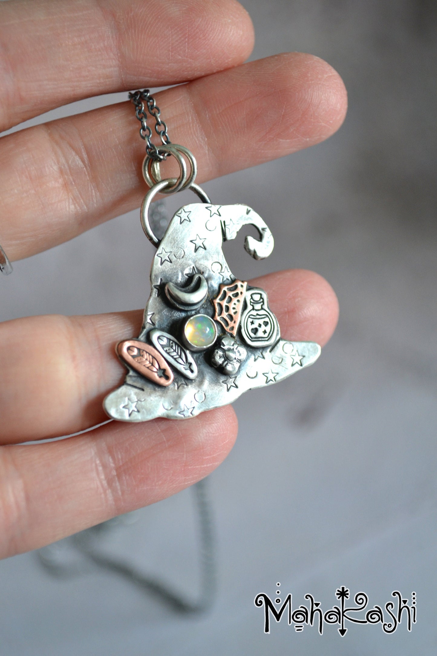 Witch's hat pendant with Ethiopian Opal