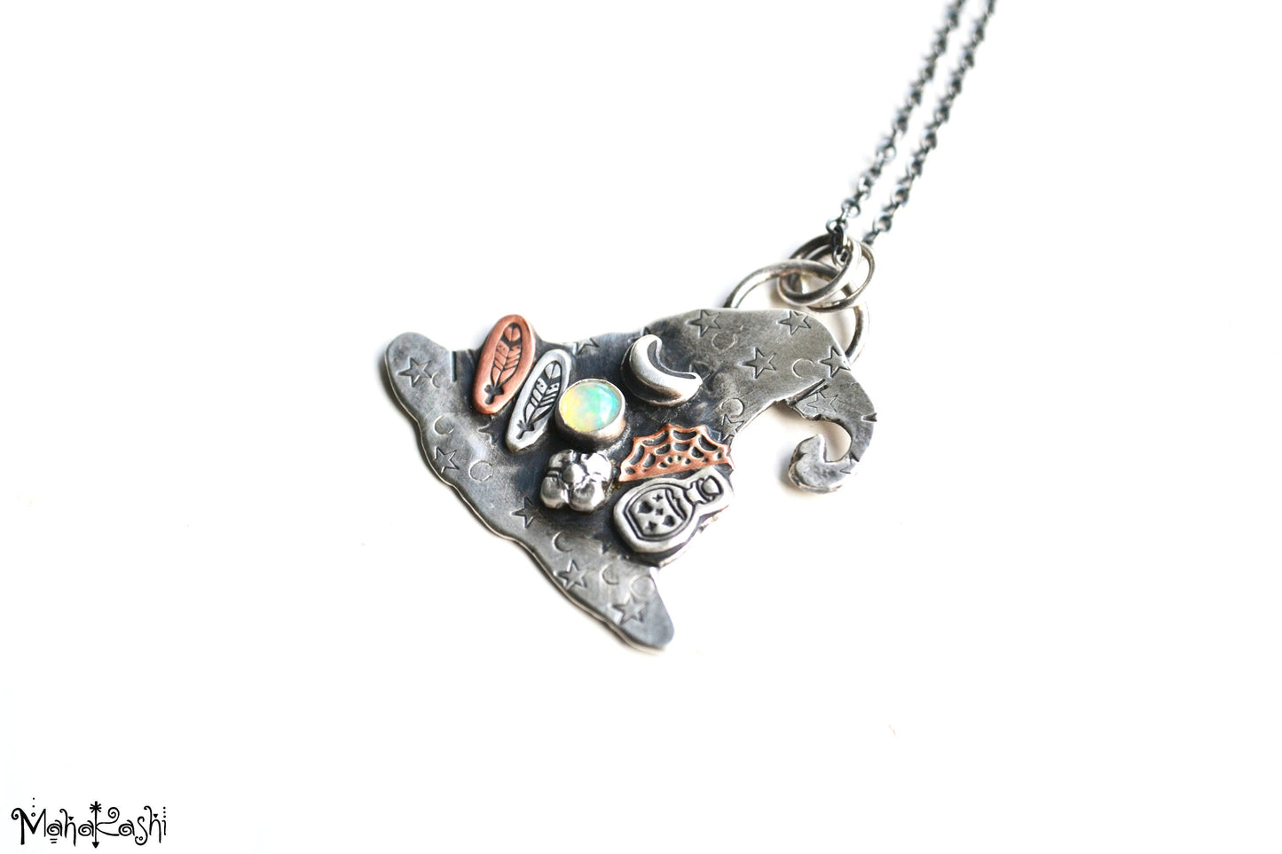Witch's hat pendant with Ethiopian Opal