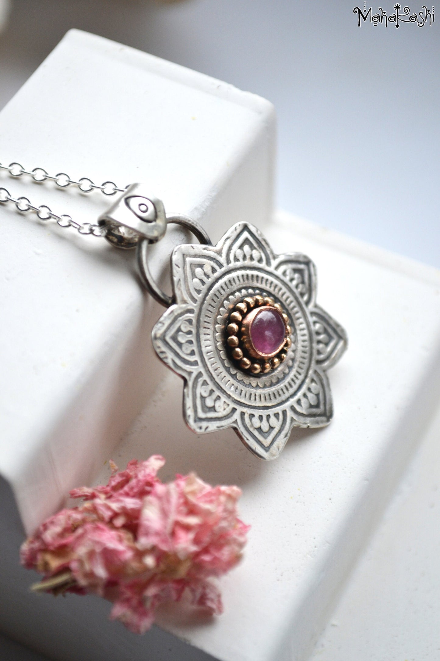 'Mandala' pendant with pink Sapphire