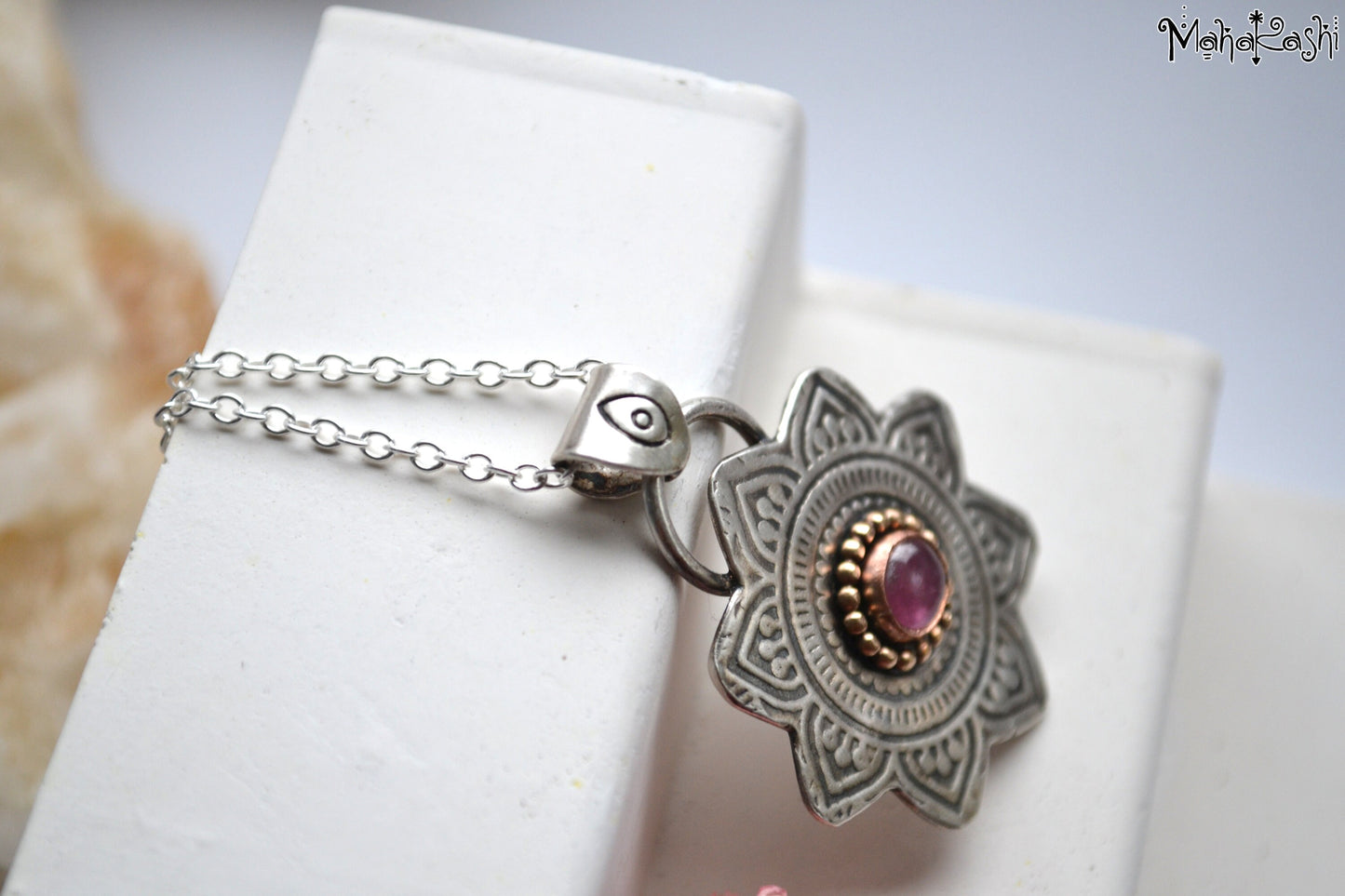 'Mandala' pendant with pink Sapphire