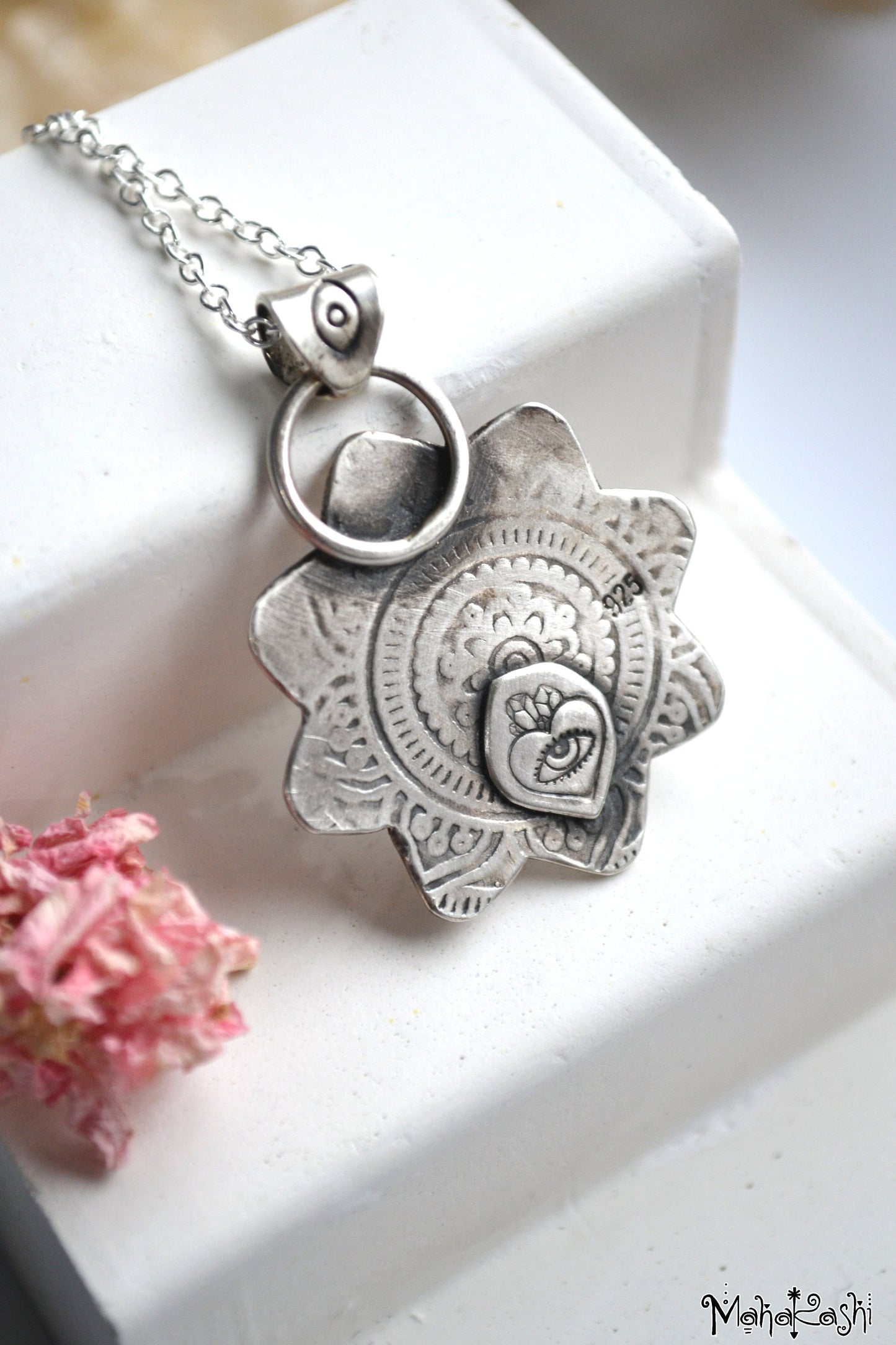 'Mandala' pendant with pink Sapphire