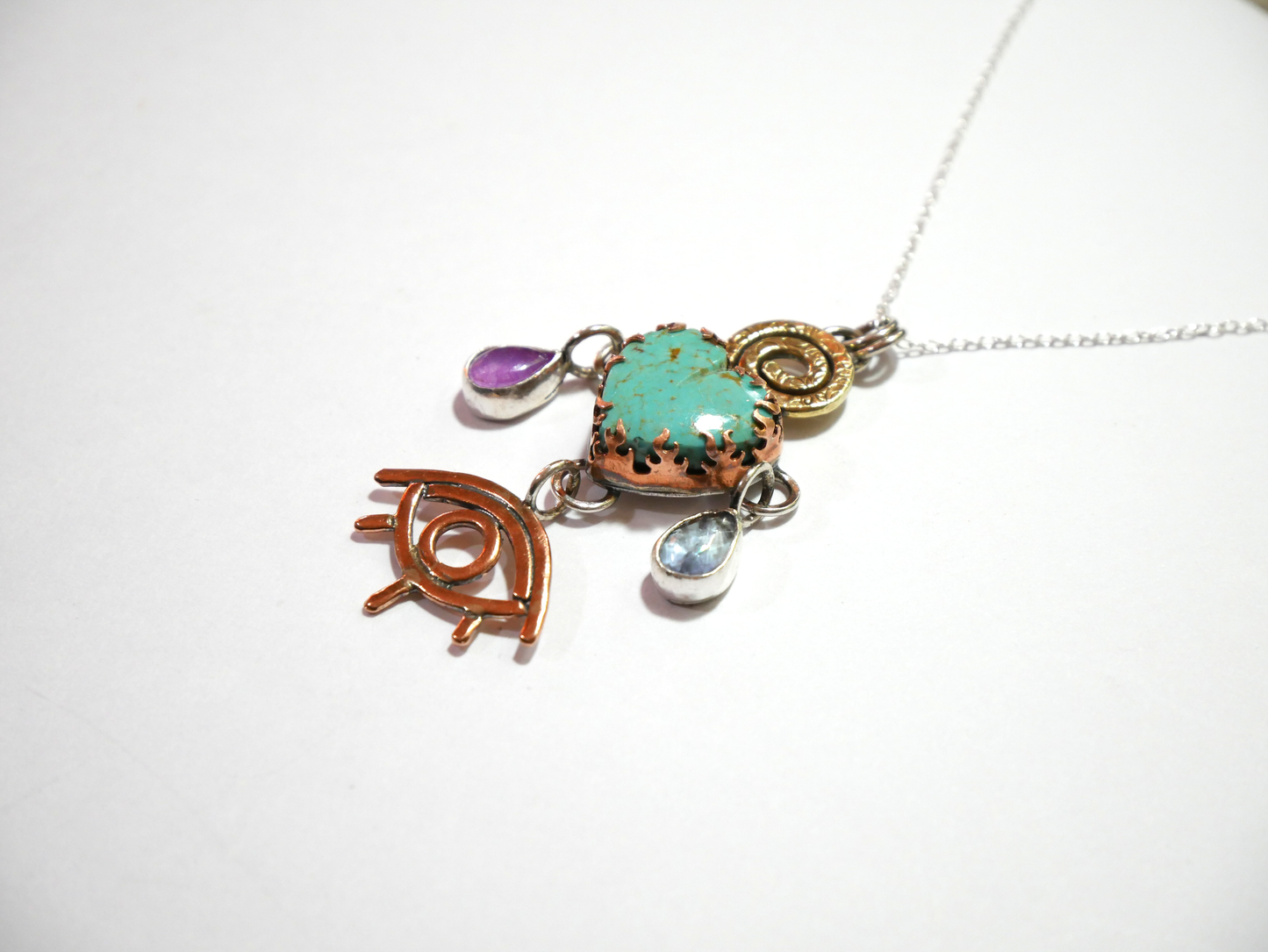 Nomad pendant