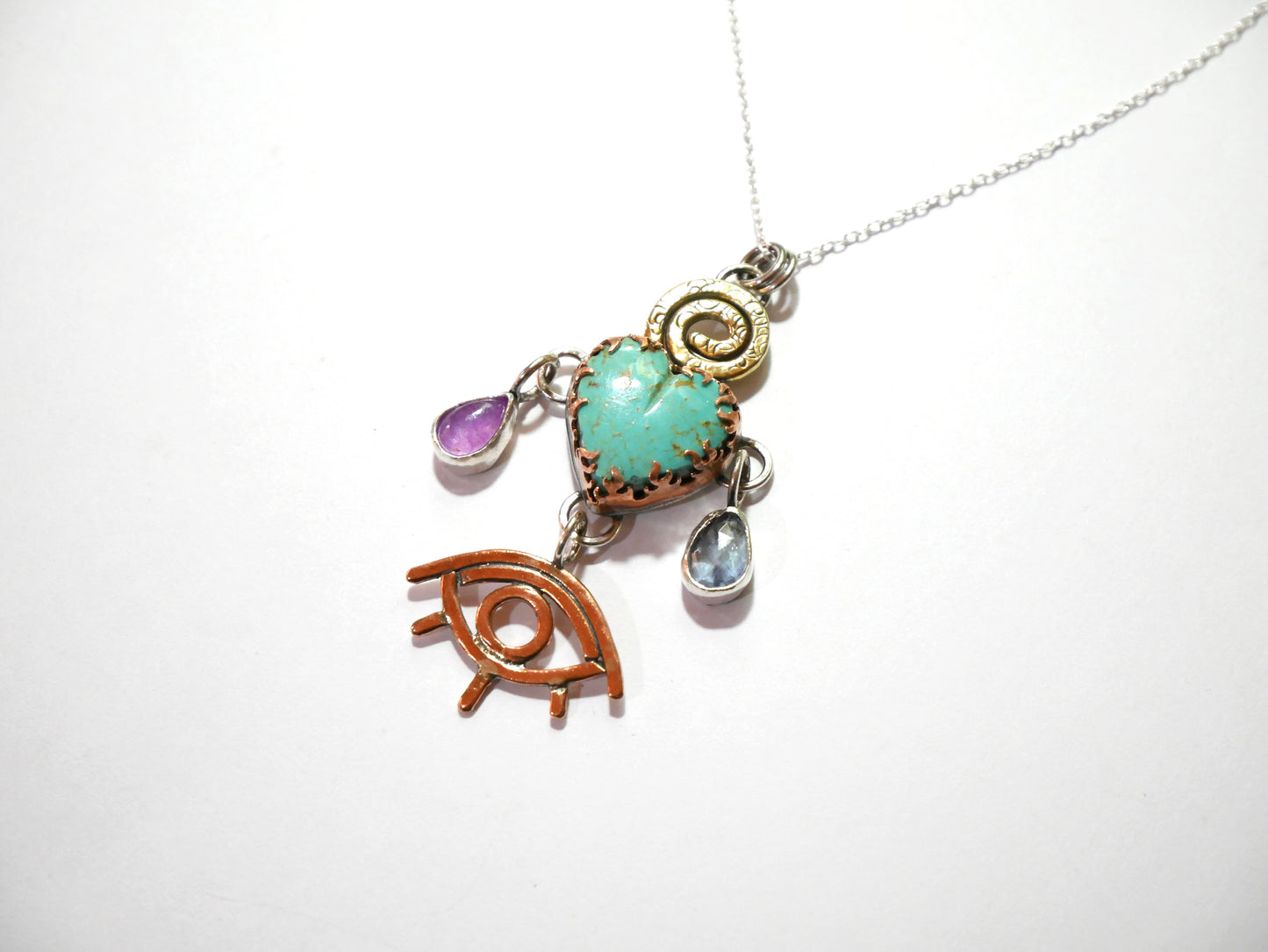 Nomad pendant