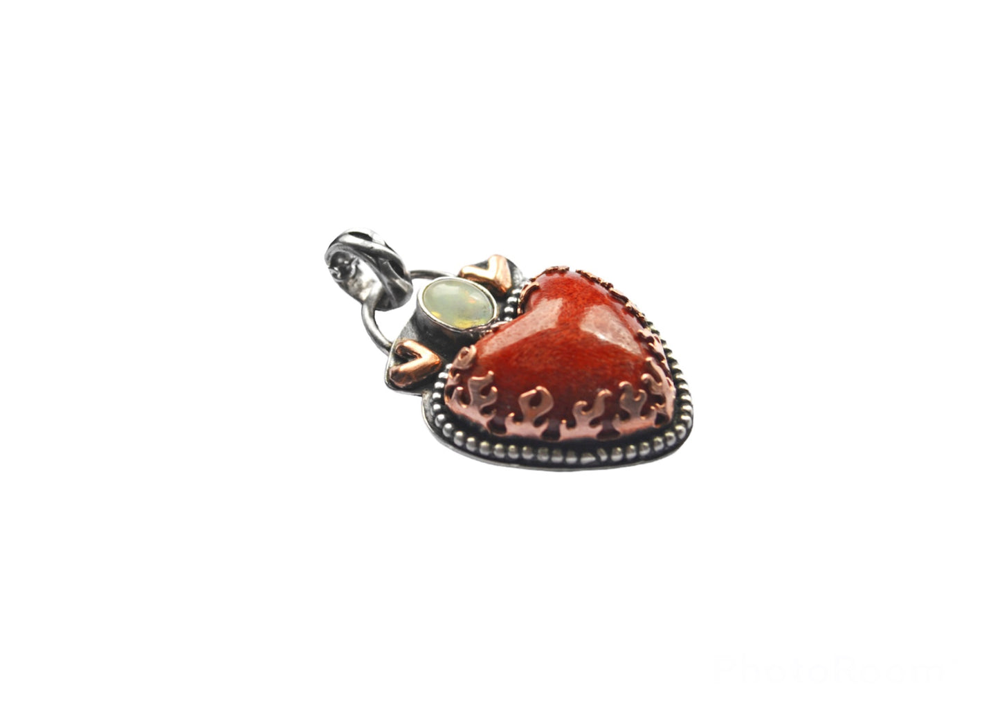 Milagros heart pendant