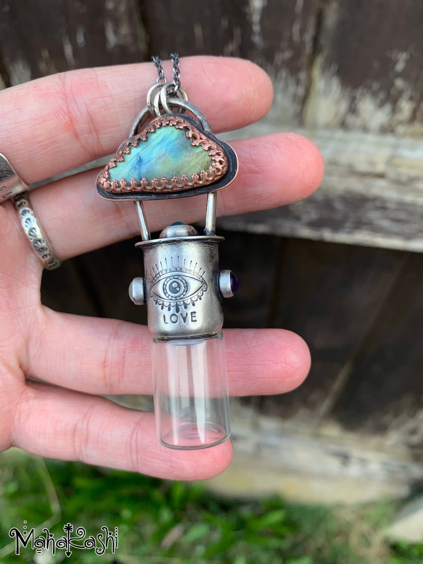 'Eye love' rollerball bottle with Labradorite cloud,Amethyst and Moonstone