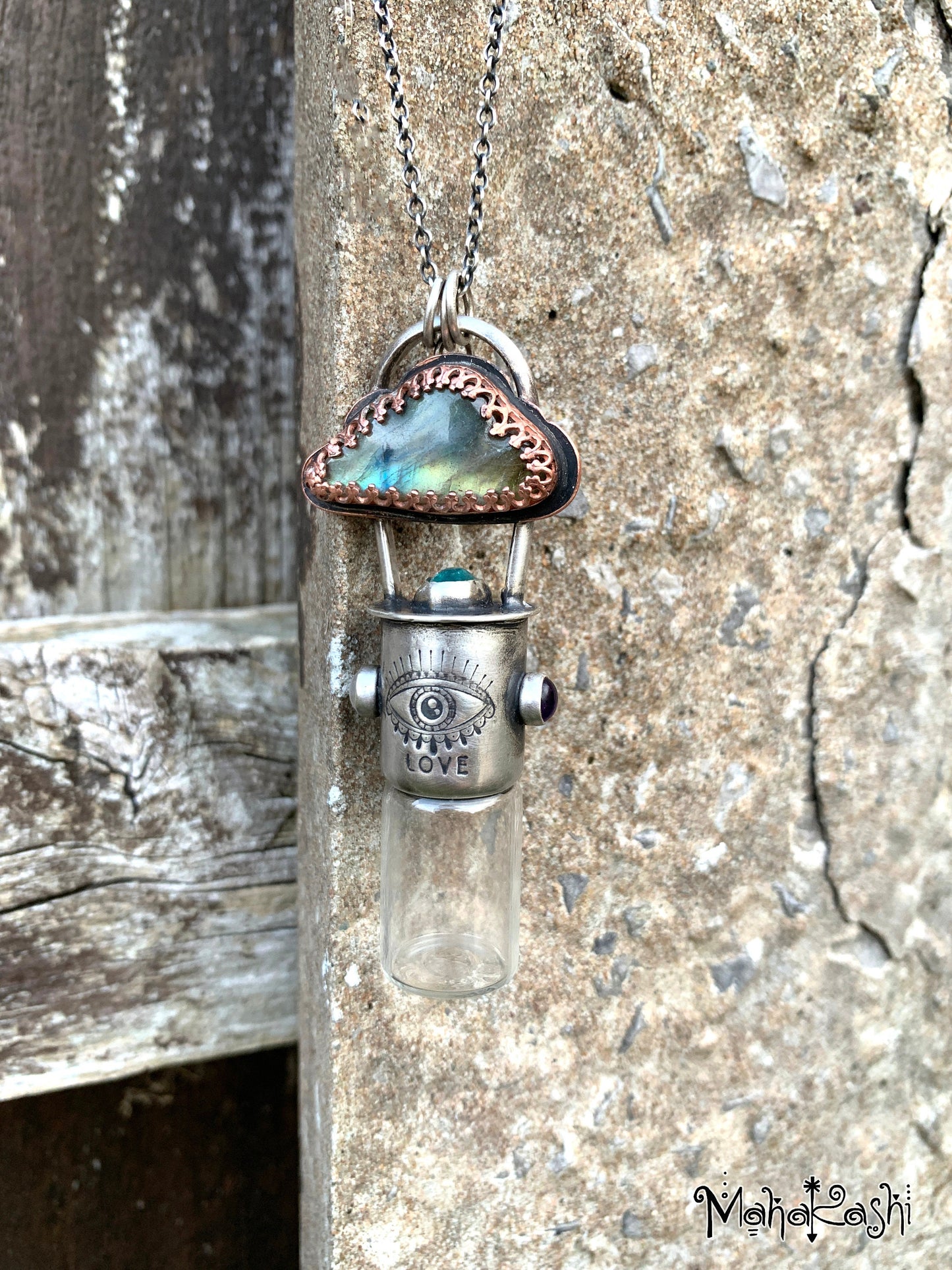 'Eye love' rollerball bottle with Labradorite cloud,Amethyst and Moonstone